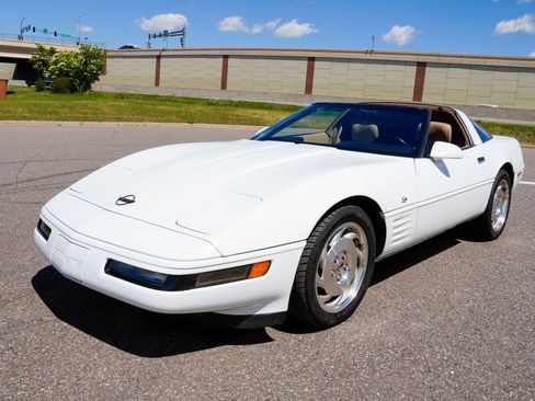 Used 1993 Chevrolet Corvette Coupe RWD image 35