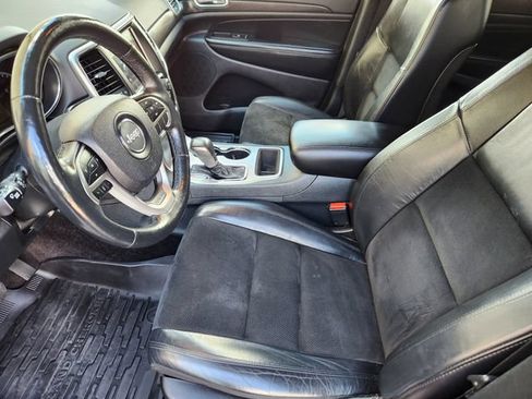 Used 2018 Jeep Grand Cherokee Altitude AWD/4WD image 12