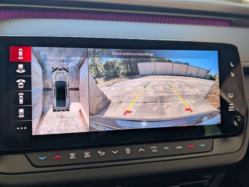 Used 2024 Dodge Charger R/T w/ Plus Group image 26