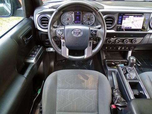 Used 2019 Toyota Tacoma TRD Sport w/ Technology Package AWD/4WD image 45