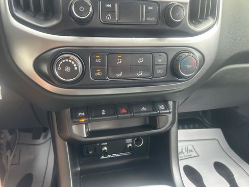 Used 2022 Chevrolet Colorado LT w/ Fleet Safety Package RWD image 19