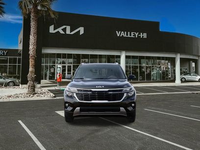 New 2025 Kia Seltos EX w/ EX Sunroof Package