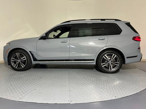 Used 2026 BMW X7 xDrive40i w/ M Sport Package AWD/4WD image 21