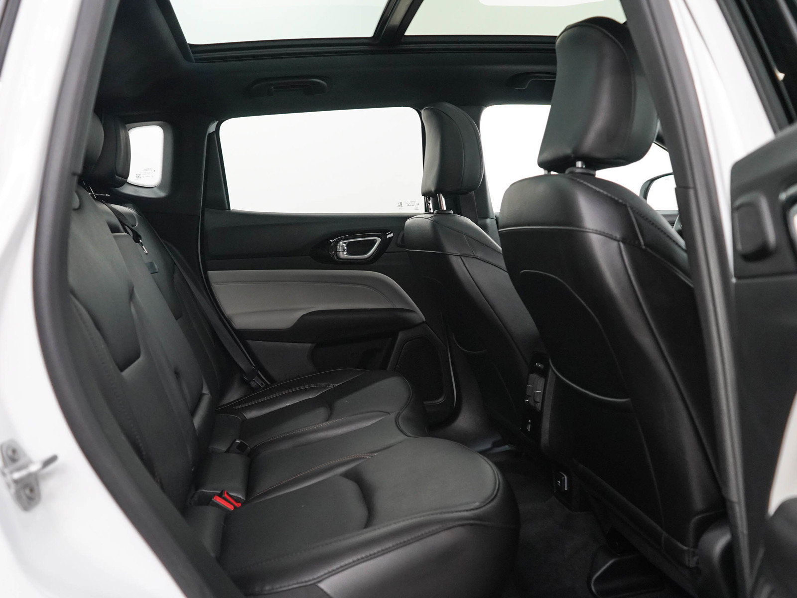 Used 2023 Jeep Compass Limited w/ Elite Group AWD/4WD image 12