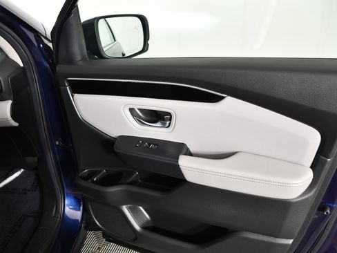 Used 2025 Honda Pilot Touring image 40
