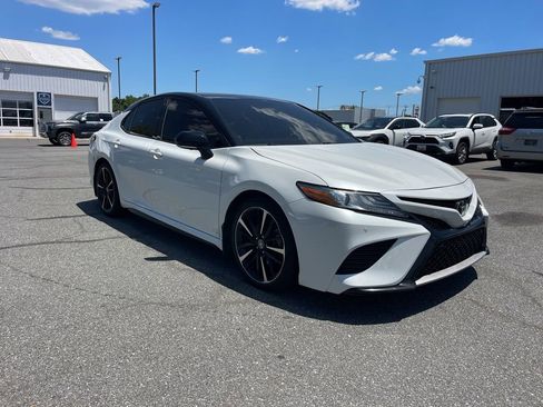 Used 2018 Toyota Camry XSE w/ Driver Assist Package FWD image 7