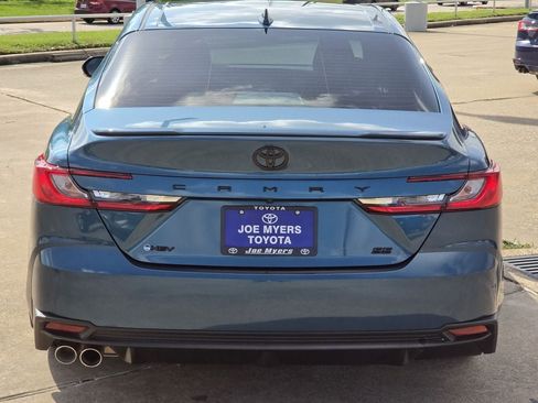 Used 2025 Toyota Camry SE FWD image 8