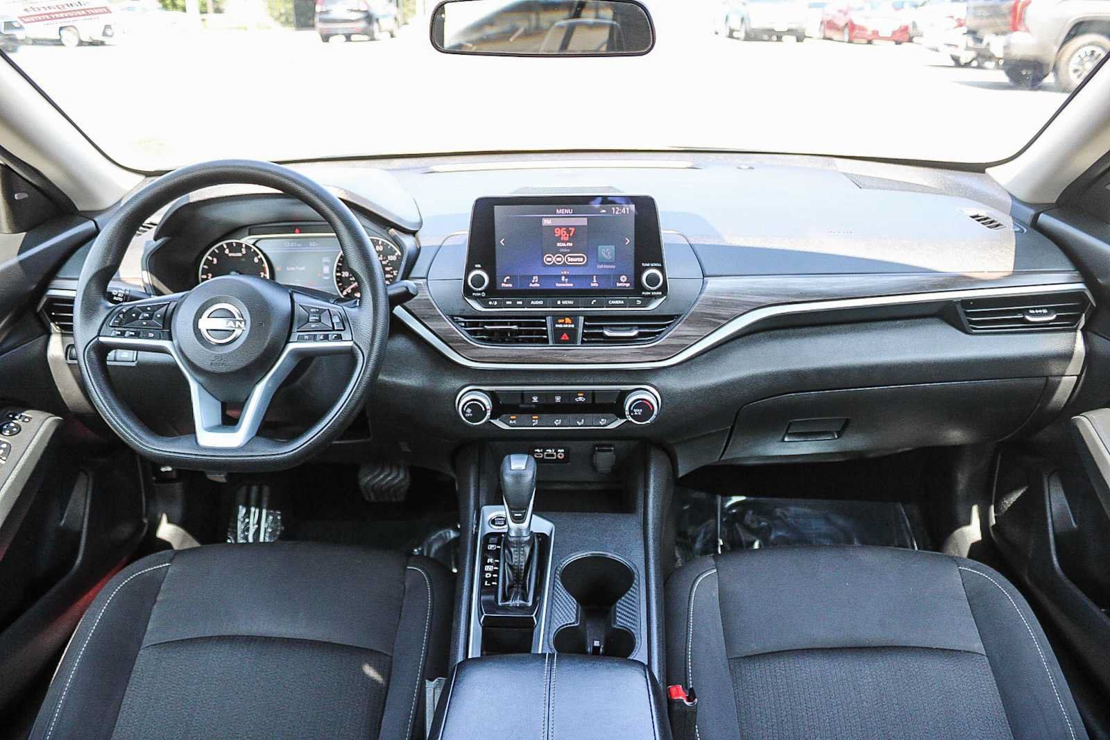 Used 2025 Nissan Altima 2.5 SV FWD image 12