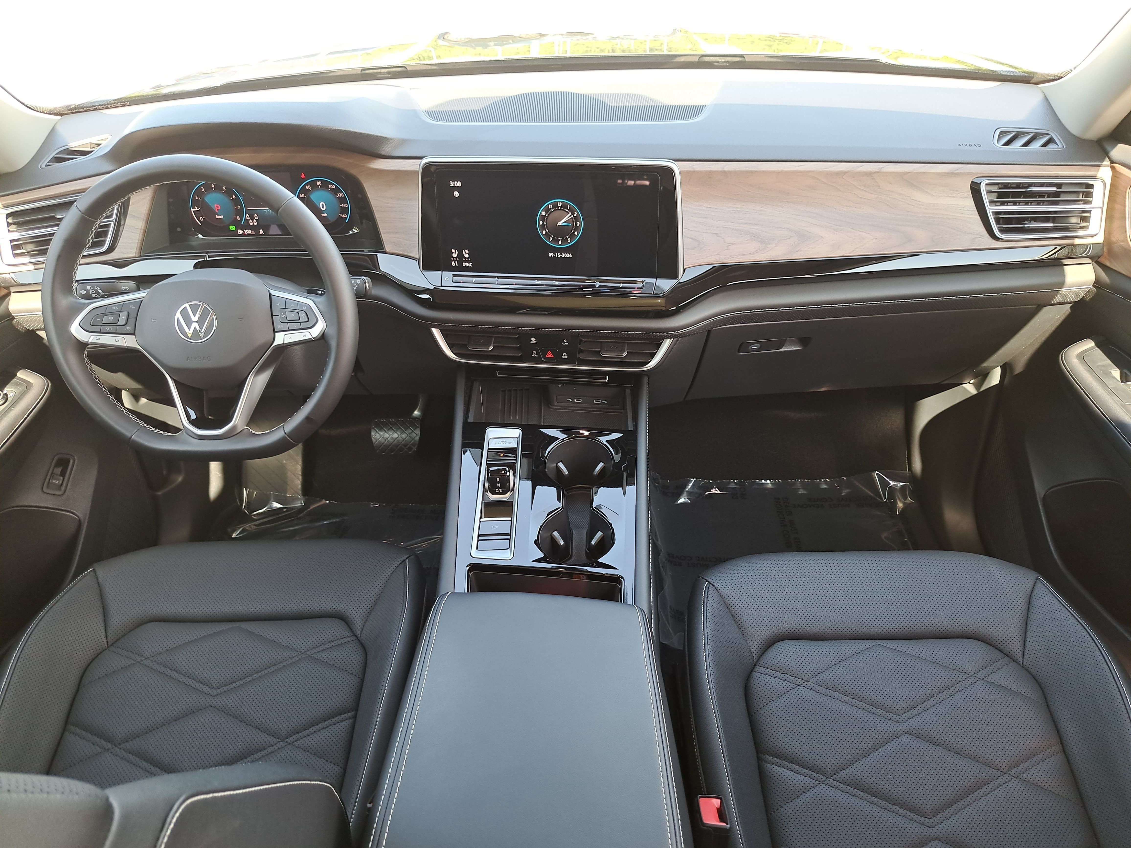 Used 2026 Volkswagen Atlas SE w/ Panoramic Sunroof Package FWD image 9