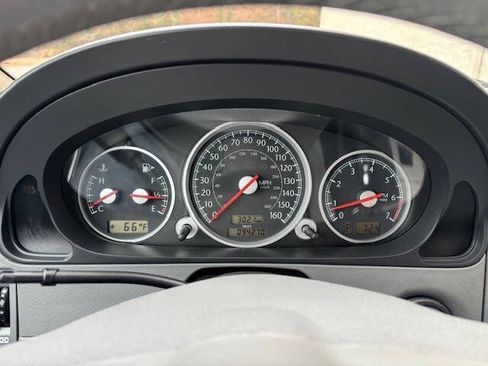 Used 2007 Chrysler Crossfire Limited RWD image 6