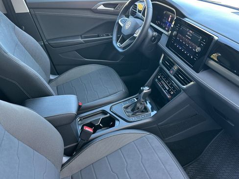 New 2026 Volkswagen Taos SE image 14