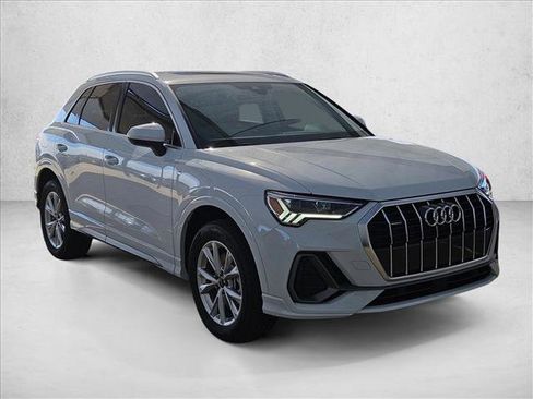 Used 2025 Audi Q3 2.0T Premium w/ Convenience Package image 6