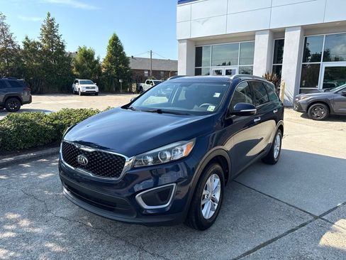 Used 2016 Kia Sorento FWD image 3