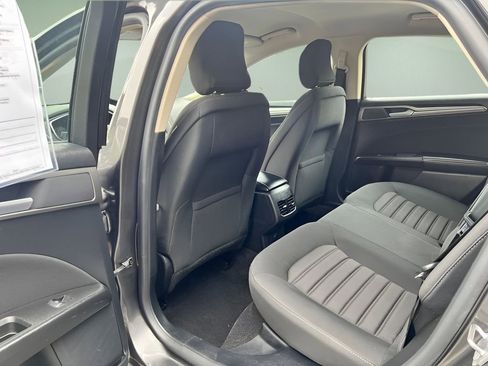 Used 2019 Ford Fusion SE image 10