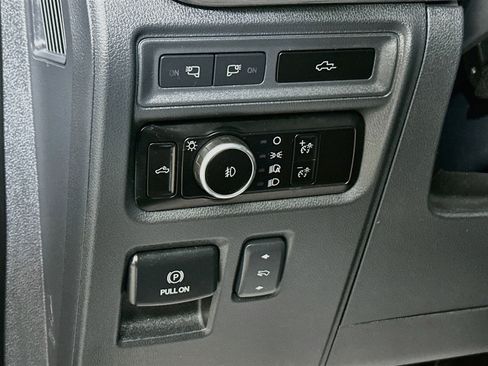 Used 2023 Ford F150 Lariat AWD/4WD image 10