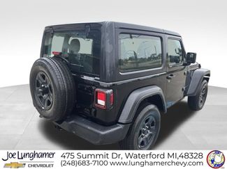 Used 2022 Jeep Wrangler Sport AWD/4WD video 3