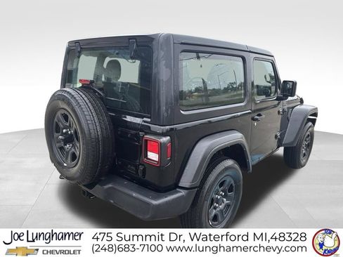 Used 2022 Jeep Wrangler Sport AWD/4WD image 3