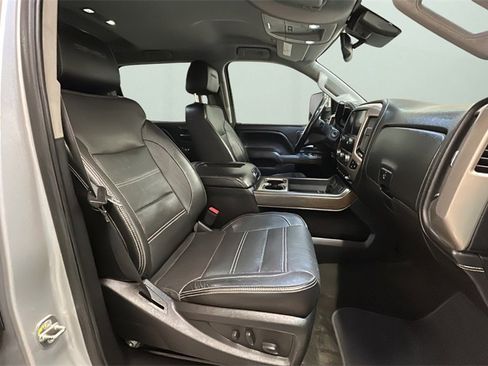 Used 2018 GMC Sierra 2500 Denali w/ Duramax Plus Package image 17