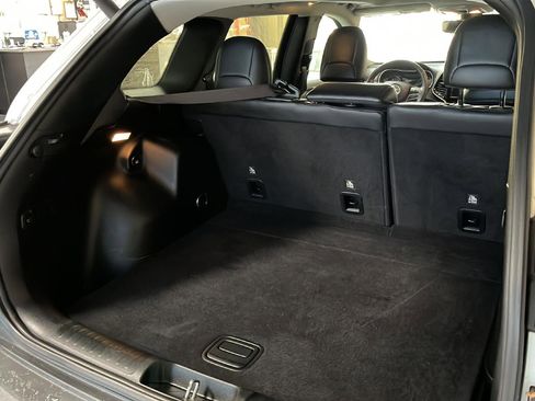 Used 2019 Jeep Cherokee Limited image 10