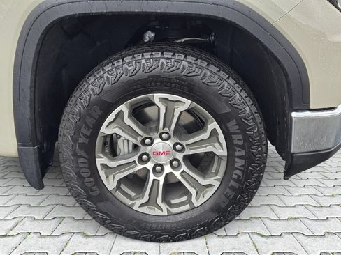 Used 2026 GMC Sierra 1500 SLE w/ X31 Off-Road Package AWD/4WD image 3
