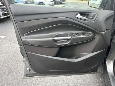 Used 2014 Ford Escape SE image 16