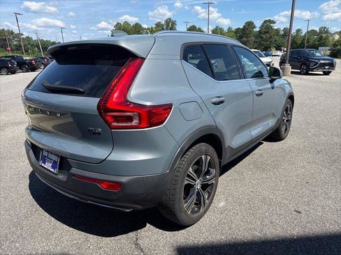 Used 2020 Volvo XC40 T4 Inscription FWD image 4