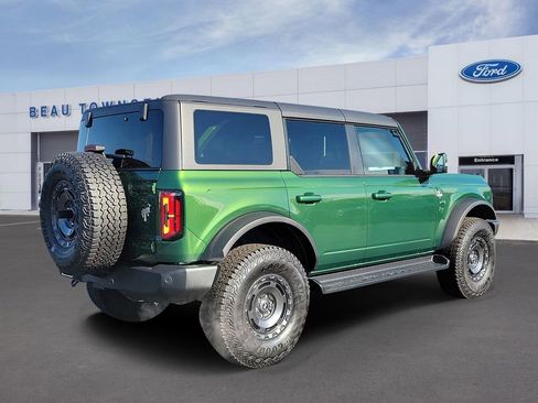 New 2025 Ford Bronco Outer Banks w/ Sasquatch Package image 4