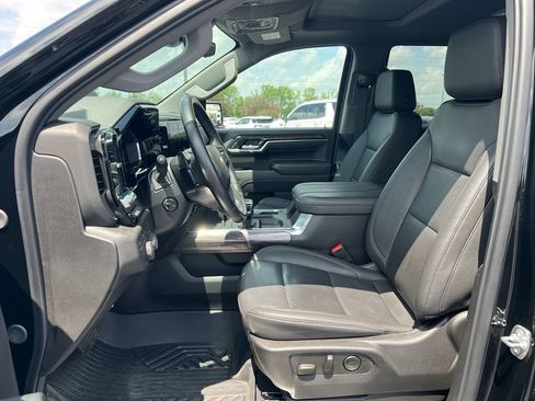 Used 2025 Chevrolet Silverado 1500 LTZ AWD/4WD image 8