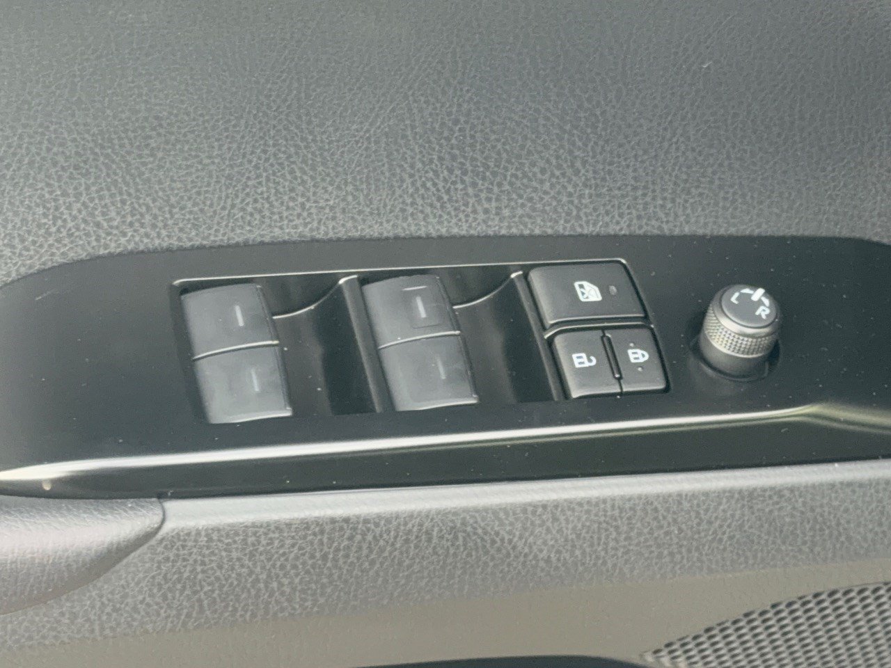 Used 2026 Toyota Camry SE FWD image 15