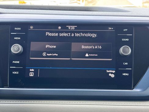 Used 2024 Volkswagen Taos SE image 19