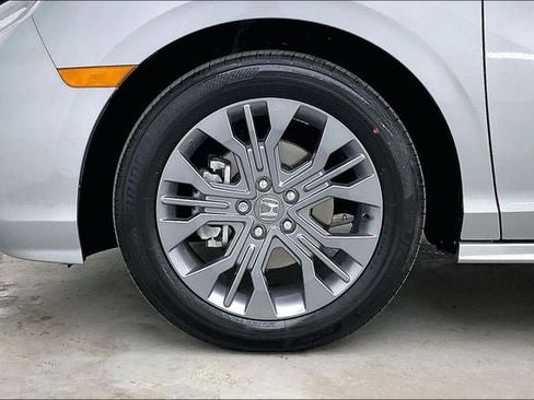 Certified 2026 Honda Odyssey Touring image 10