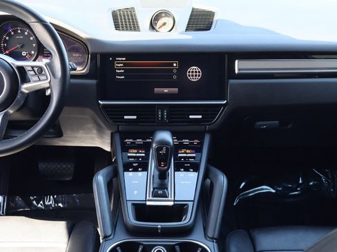 Certified 2023 Porsche Cayenne w/ Premium Package AWD/4WD image 20