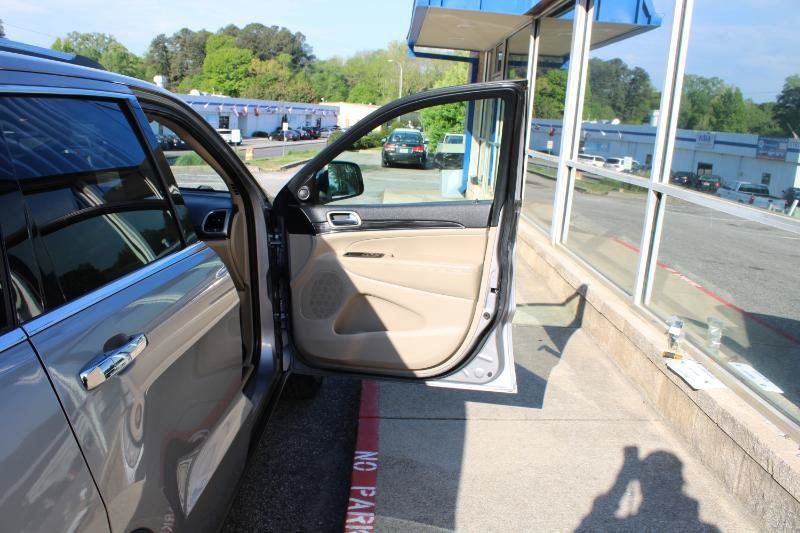 Used 2019 Jeep Grand Cherokee Limited w/ Luxury Group II RWD image 18