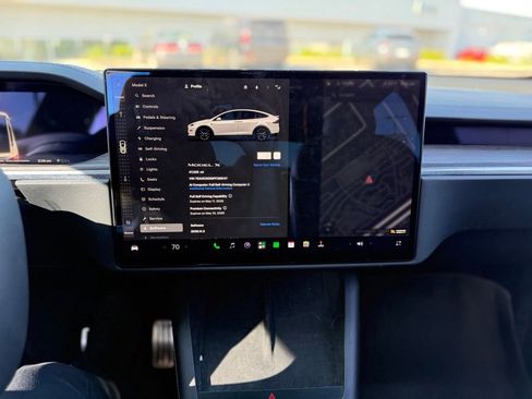 Used 2023 Tesla Model X AWD/4WD image 9