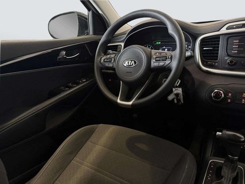 Used 2017 Kia Sorento FWD image 21