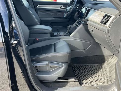 Used 2022 Volkswagen Atlas Cross Sport SE image 24