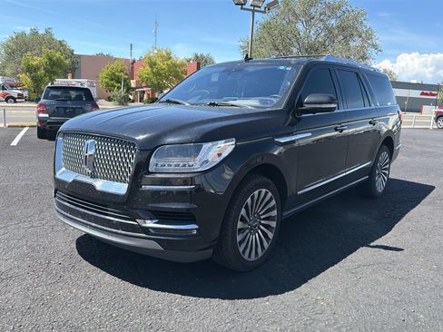 Used 2020 Lincoln Navigator L Reserve w/ Luxury Package AWD/4WD image 3