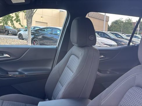 Used 2026 Chevrolet Equinox LT FWD image 24