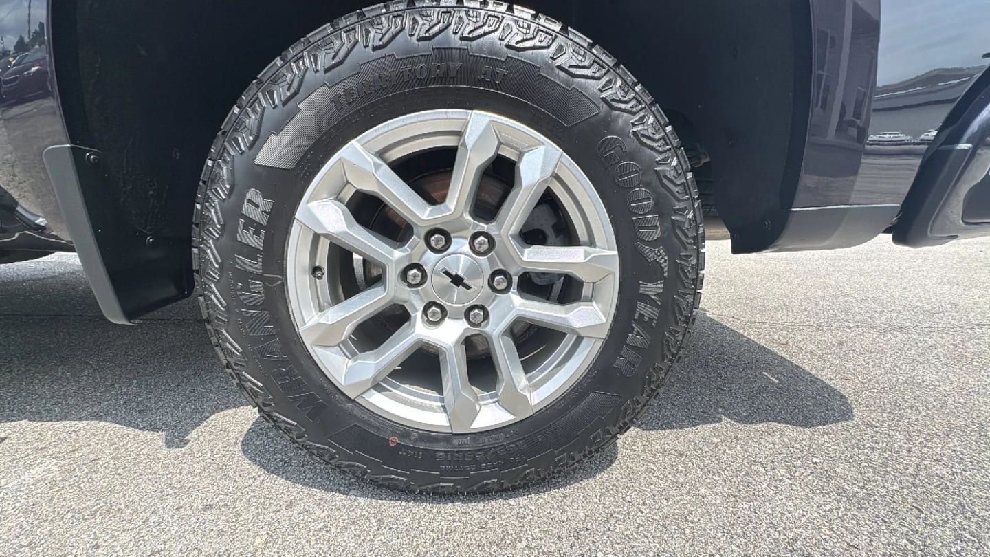 Used 2022 Chevrolet Silverado 1500 RST AWD/4WD image 36