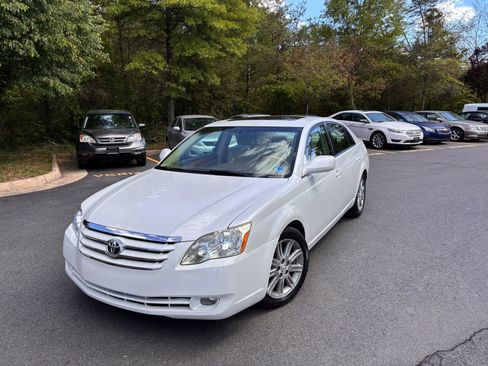 Used 2005 Toyota Avalon XL FWD image 2