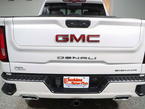 Used 2022 GMC Sierra 1500 Denali image 8