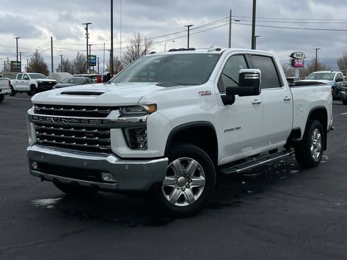 Used 2020 Chevrolet Silverado 2500 LTZ image 2