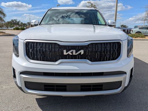 New 2025 Kia Telluride EX w/ EX Captain's Chair Package image 3