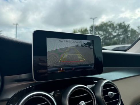 Used 2019 Mercedes-Benz GLC 300 image 9