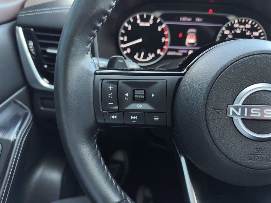 Used 2023 Nissan Rogue SL FWD image 8