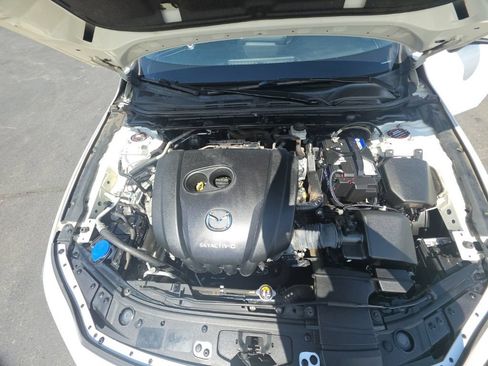 Used 2019 MAZDA MAZDA3 Hatchback FWD image 11