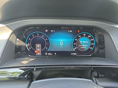 Used 2024 Volkswagen Atlas Cross Sport SE FWD image 19