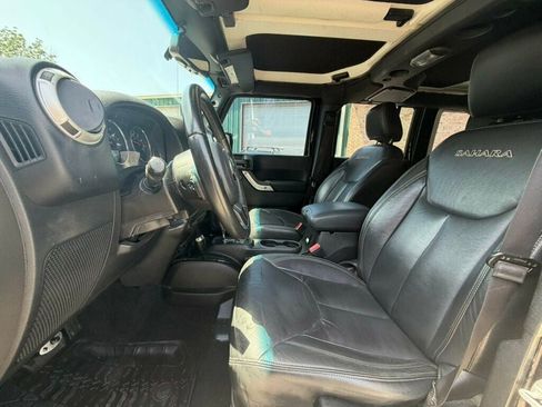 Used 2017 Jeep Wrangler Unlimited Sahara w/ Max Tow Package AWD/4WD image 9