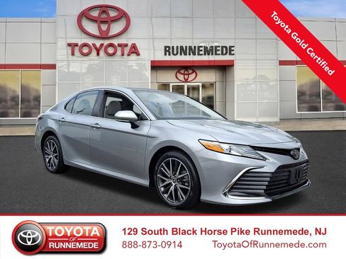 Used 2022 Toyota Camry XLE AWD/4WD image 1