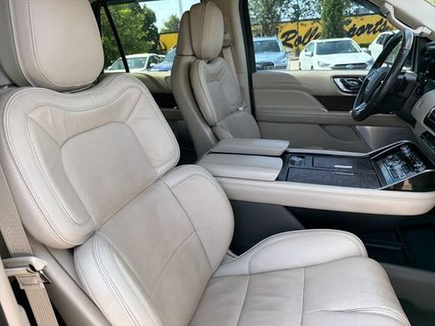 Used 2019 Lincoln Navigator Reserve AWD/4WD image 25